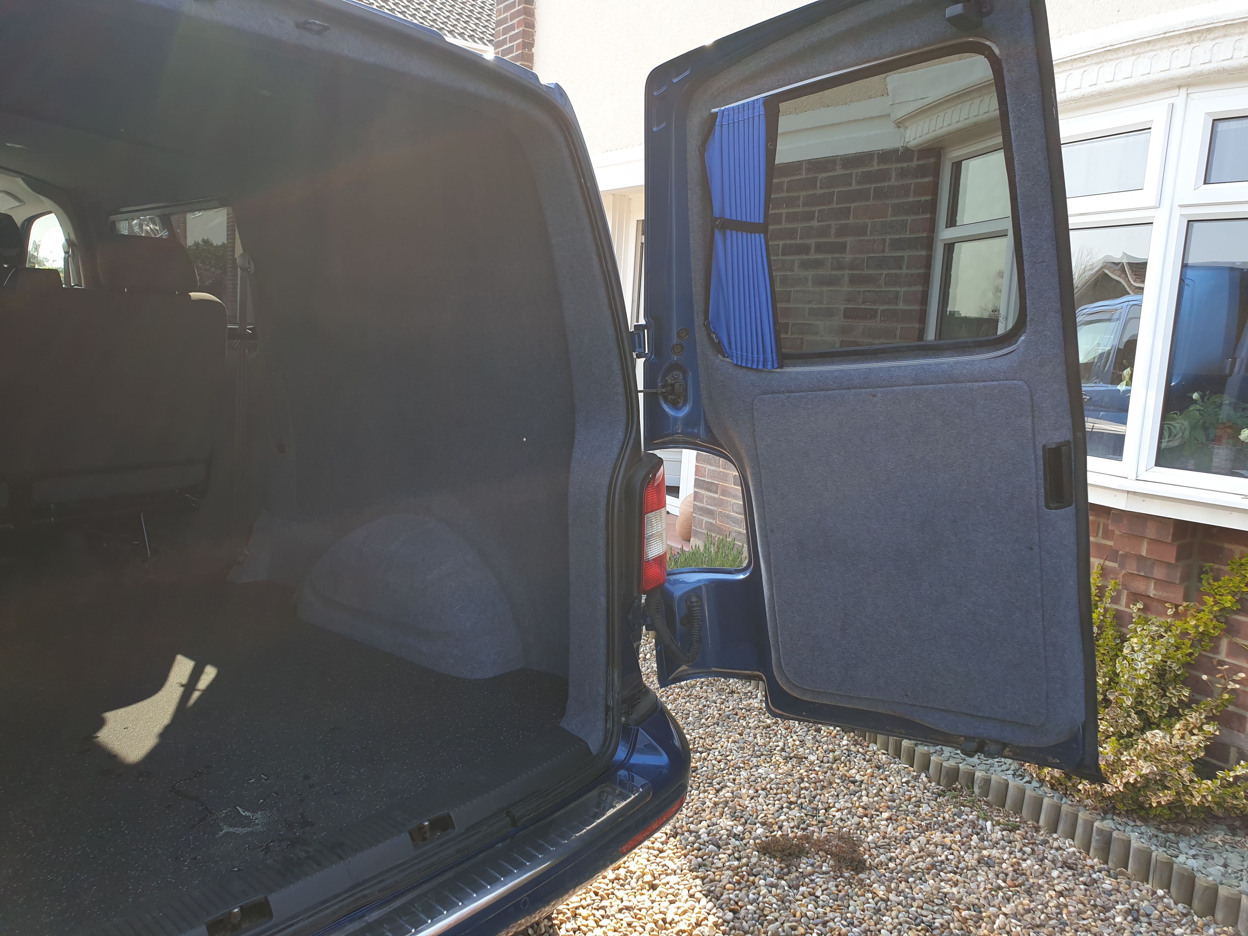 VW T5.1 LWB HIGHLINE T30 KOMBI 6 Seater 2014