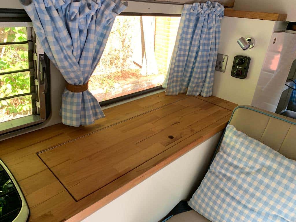 Bay window Devon Moonraker 1978