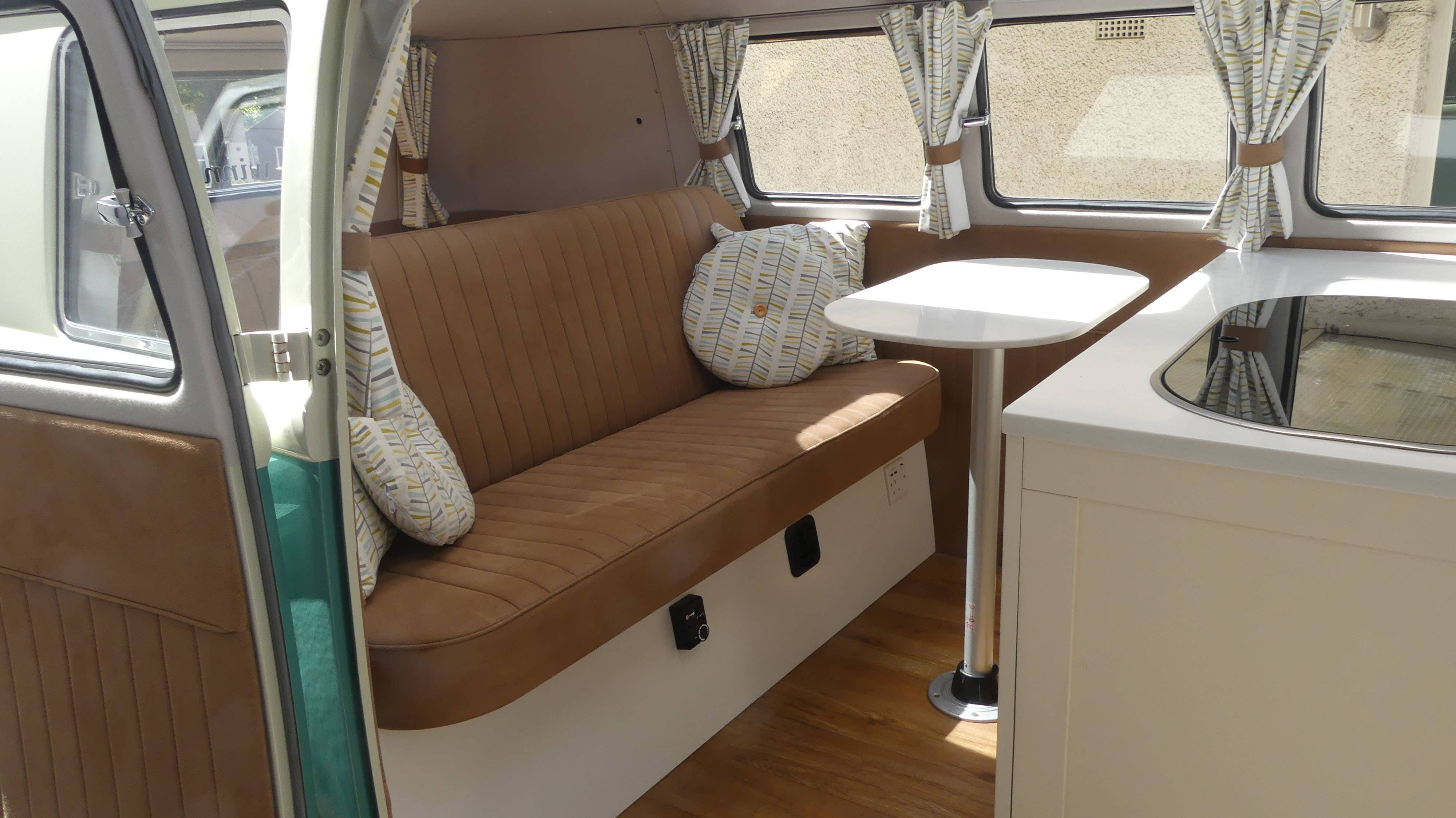 1962 Splitscreen Camper (Winnie)