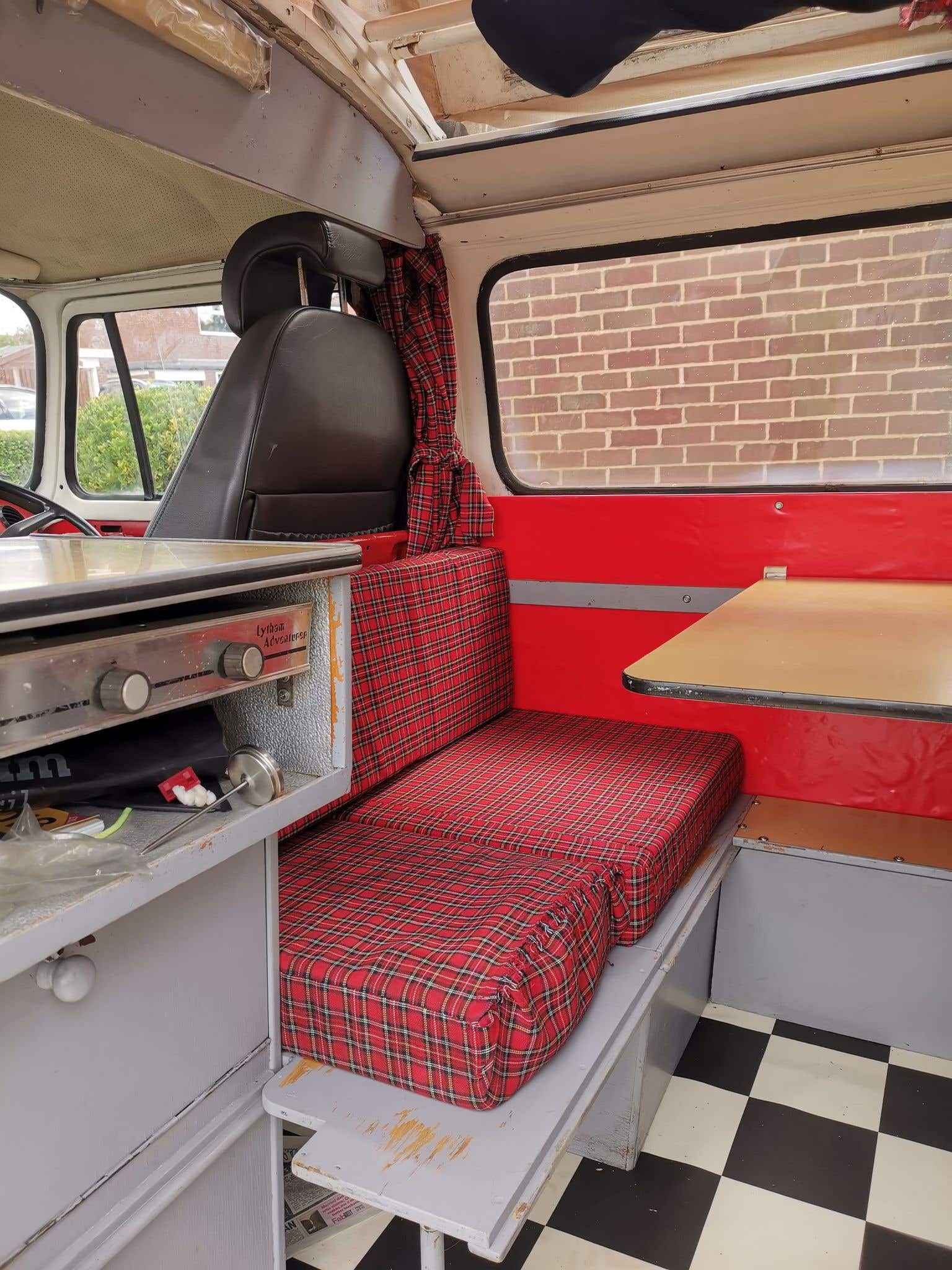 1972, 4 berth, crossover bay.