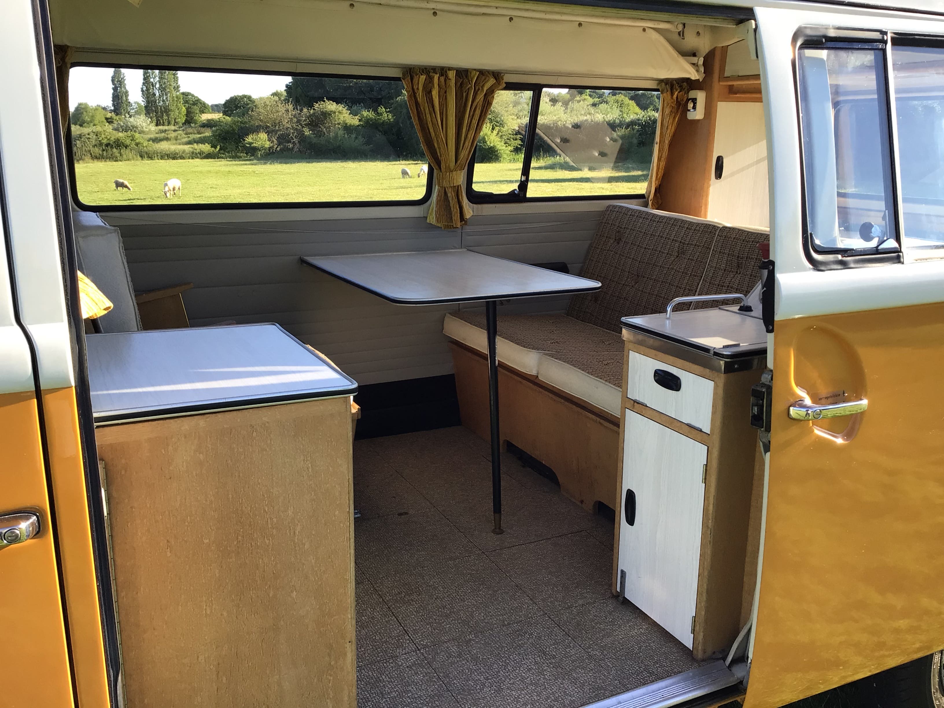VW Baywindow Devon Moonraker
