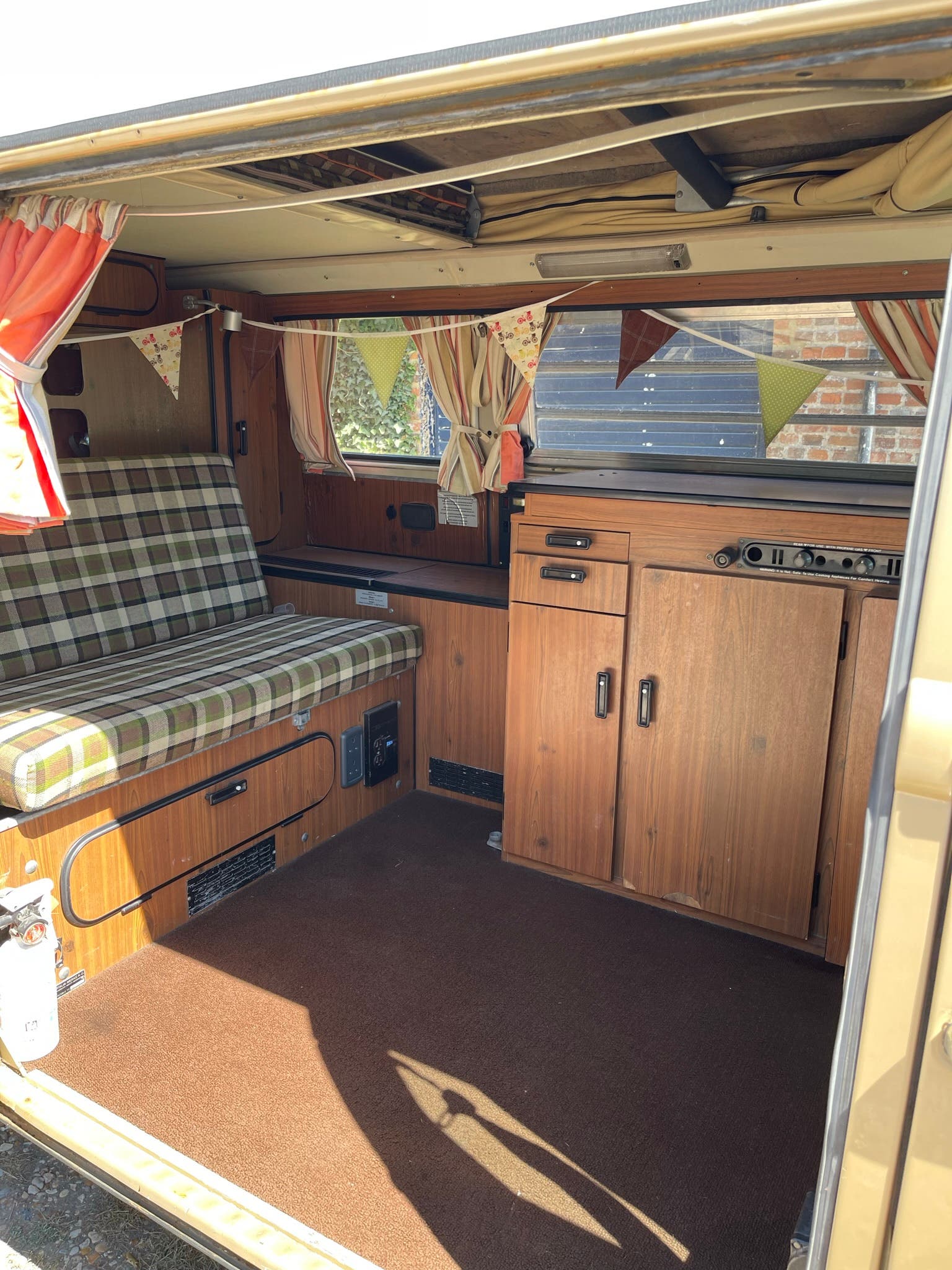 1978 T2 Bay Champagne Edition