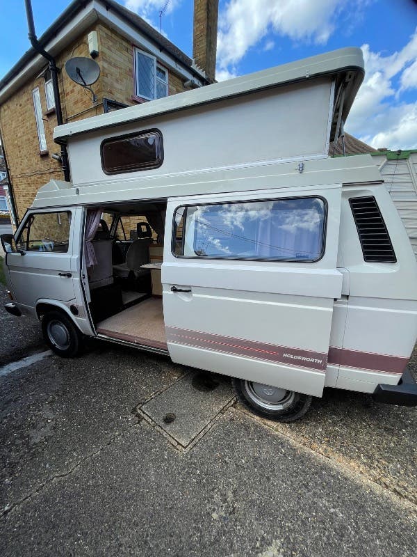 Volkswagen T25 Holdsworth Villa 3 Camper Van 1989