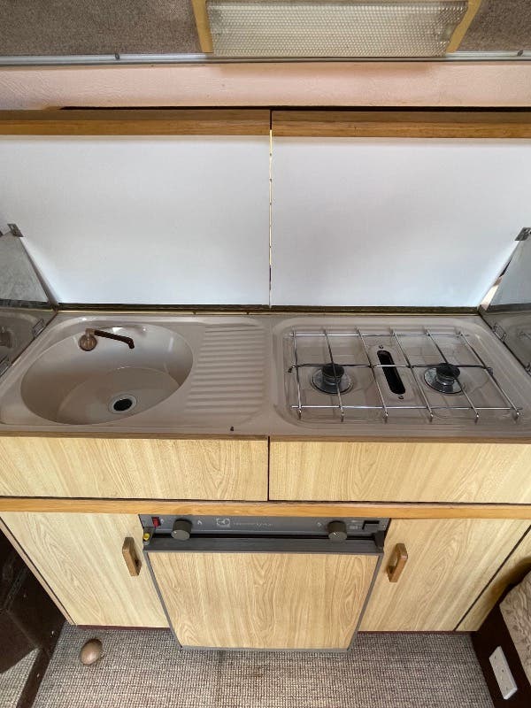 Volkswagen T25 Holdsworth Villa 3 Camper Van 1989
