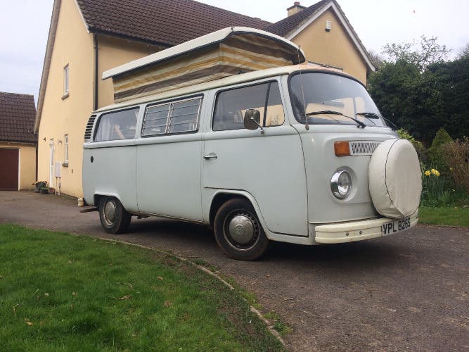 Volkswagen T2 Bay
