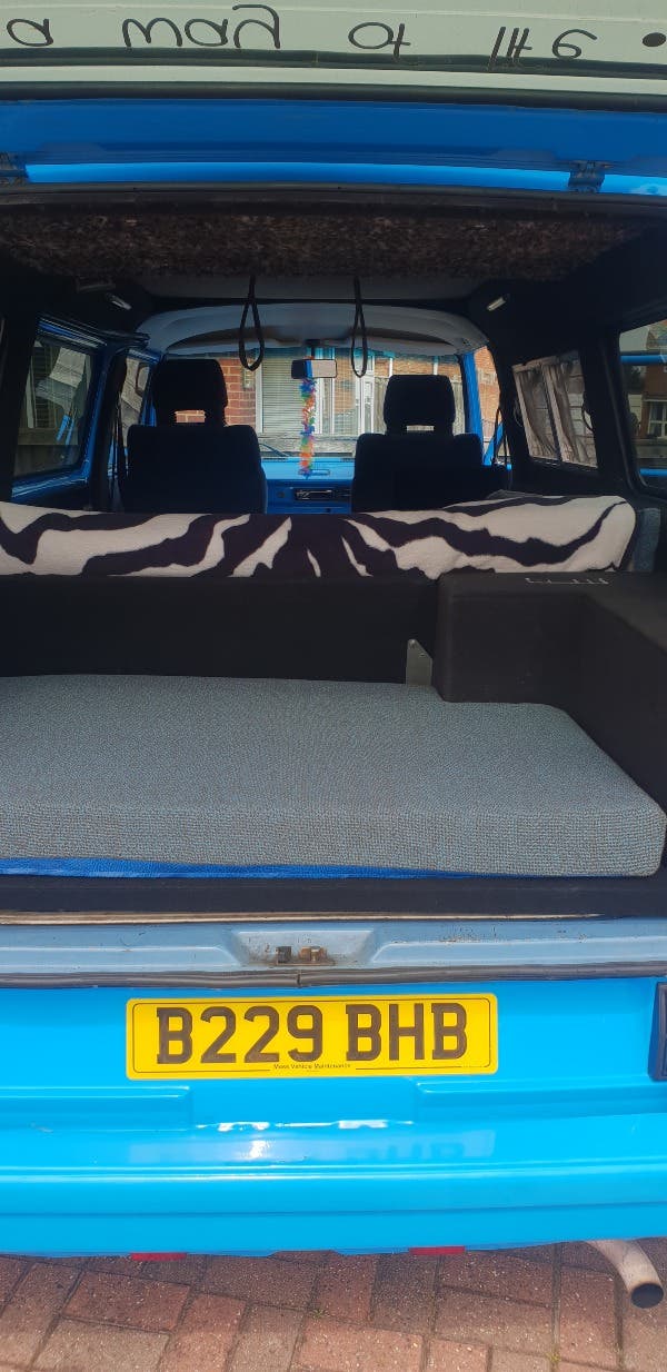 VW T25 1.6 Diesel Pop Top Day Van.
