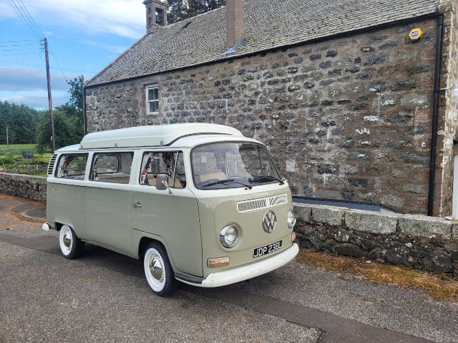 VW T2 BAY ( 1973 ) RHD with Dormobile roof
