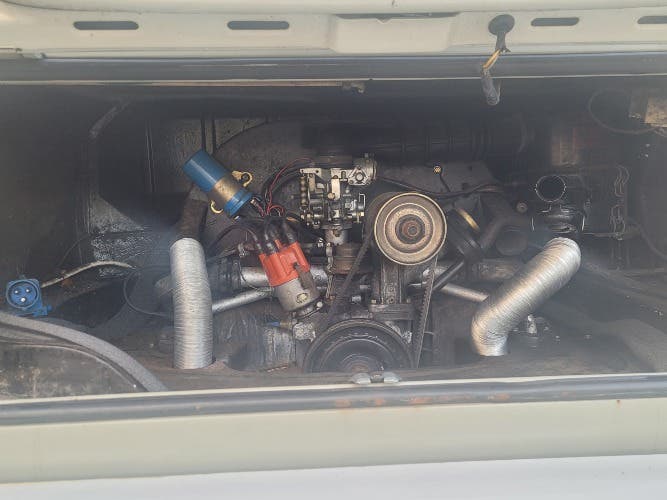 VW T2 BAY ( 1973 ) RHD with Dormobile roof