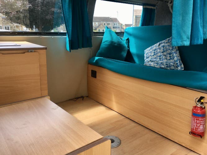 VW T2 BAY CAMPER 1976