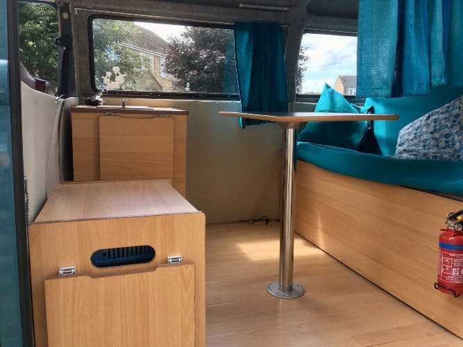 VW T2 BAY CAMPER 1976