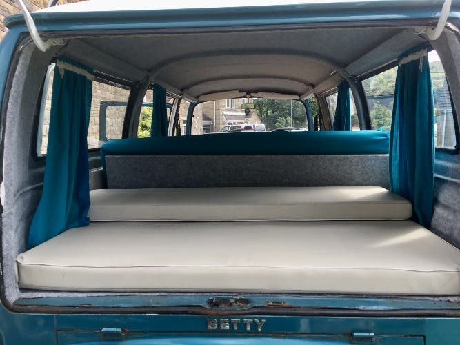 VW T2 BAY CAMPER 1976