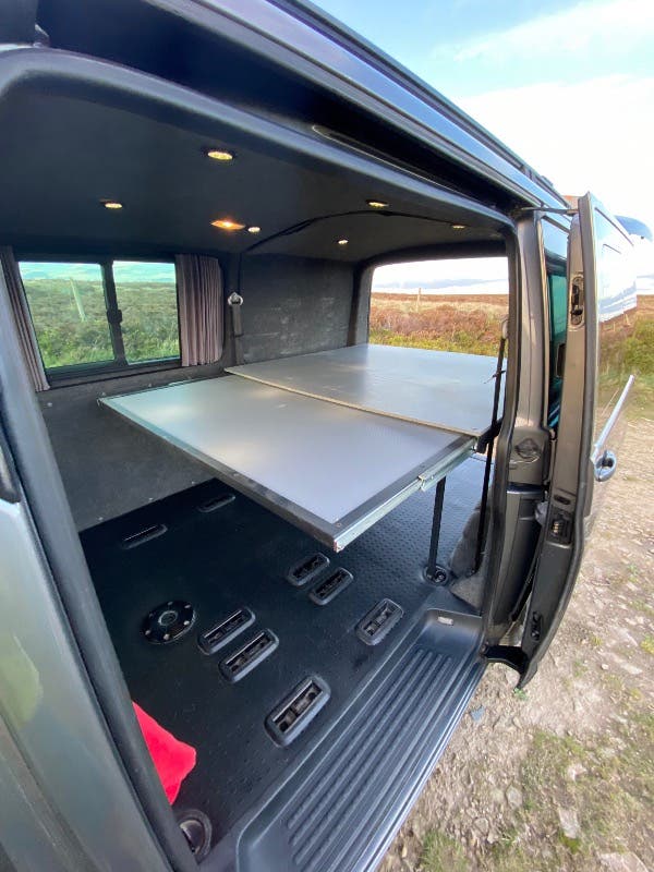 VW Transporter Kombi, T30 Highline 180 TDI SWB