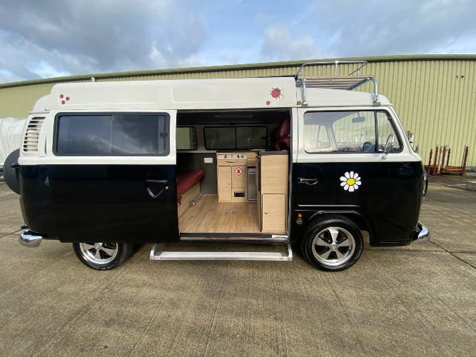 2016 Volkswagen T2 Kombi Danbury Diamond