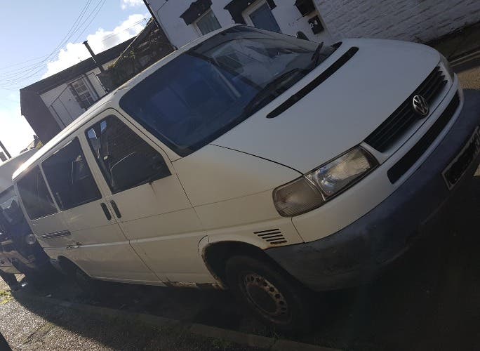 T4 caravelle LWB 9 seat