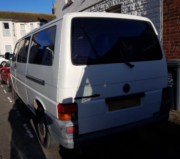 T4 caravelle LWB 9 seat
