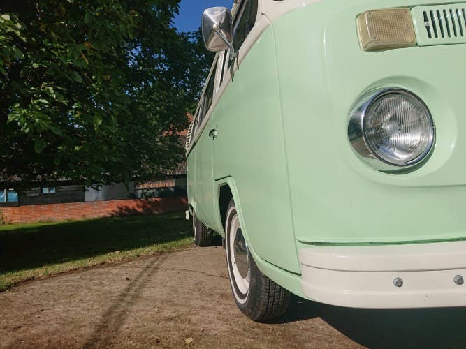 RHD Australian import, Stunning inside and out. for sale with 1 years warranty. VW camper specialist 19 years. Oxfordshire