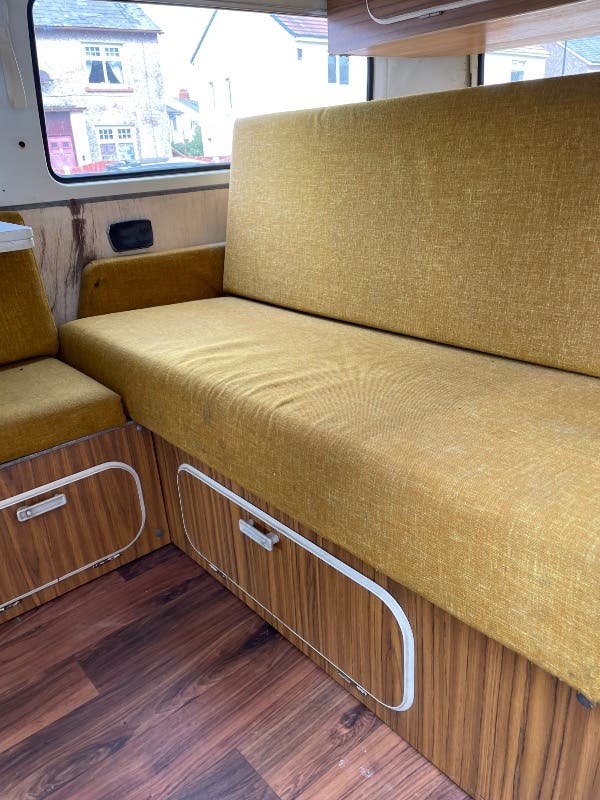 1972 T2 Westfalia Bay