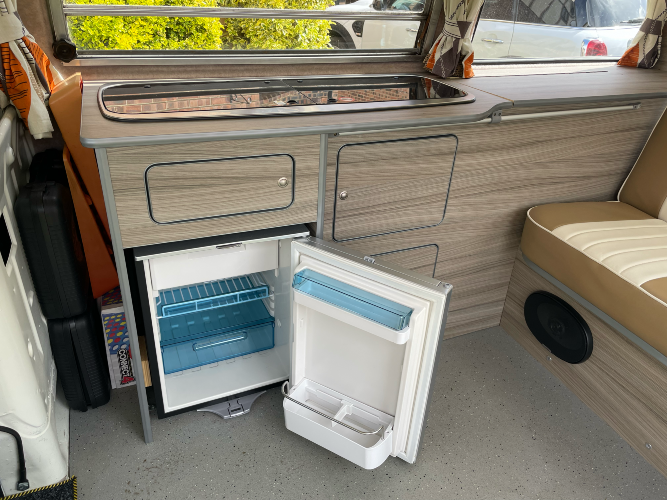 Vw T2 - showroom condition (72 plate)