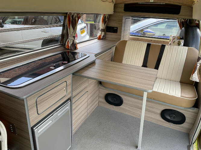 Vw T2 - showroom condition (72 plate)