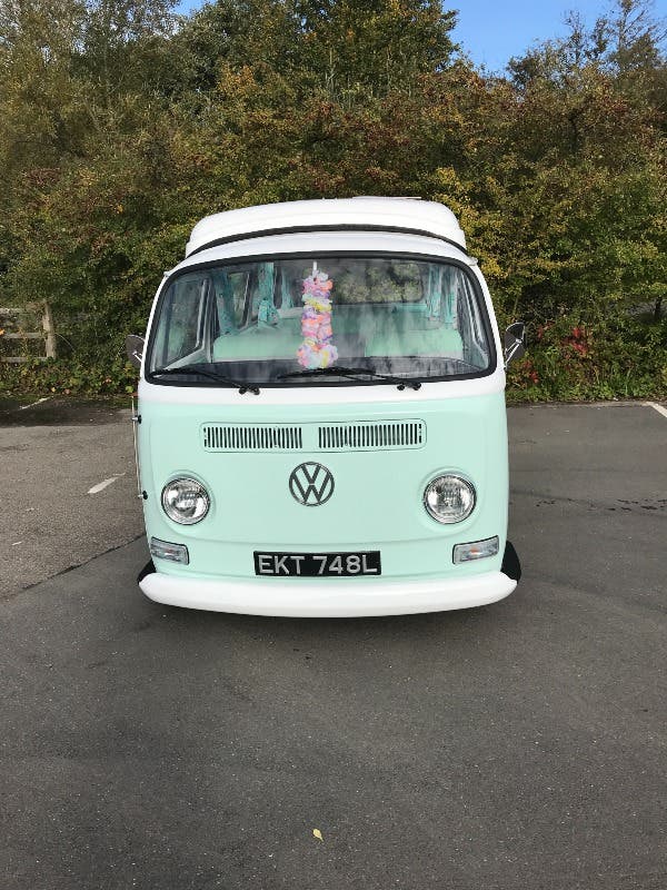 VW T2 1972 Dormobile Bay Window RHD