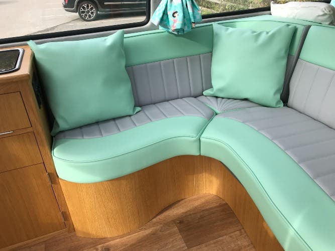 VW T2 1972 Dormobile Bay Window RHD