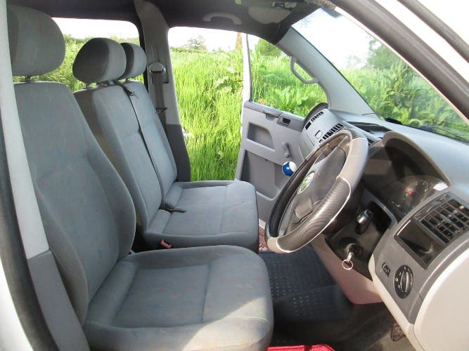 Volkswagen VW Transporter T5 Long-Wheel Base LWB 2004