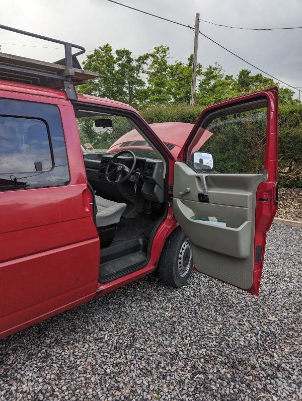 Volkswagen Transporter  T4 800 Special W reg (2000) Kombi Van (Red).