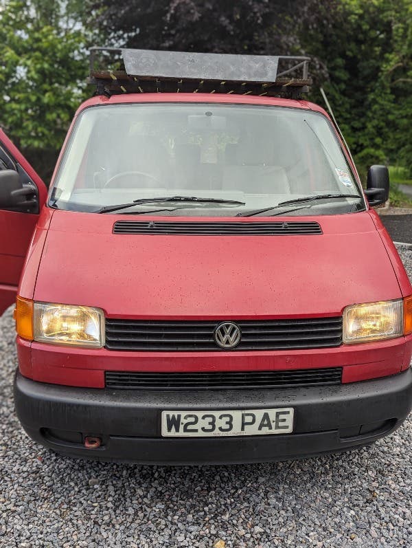 Volkswagen Transporter  T4 800 Special W reg (2000) Kombi Van (Red).