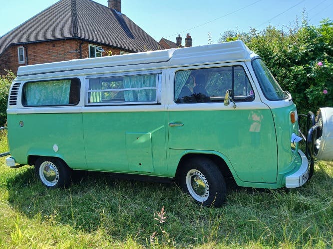 T2 Bay 1977 Australian RHD