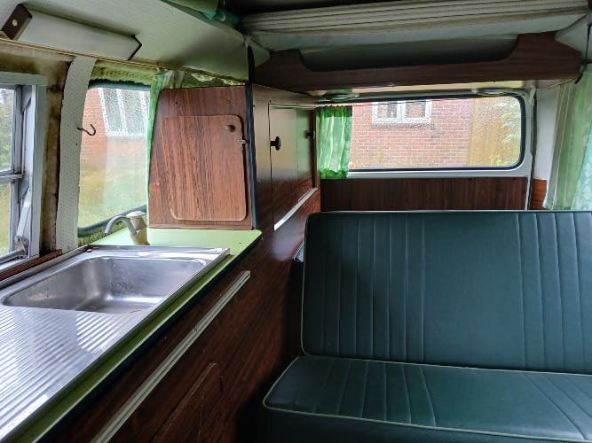 T2 Bay 1977 Australian RHD
