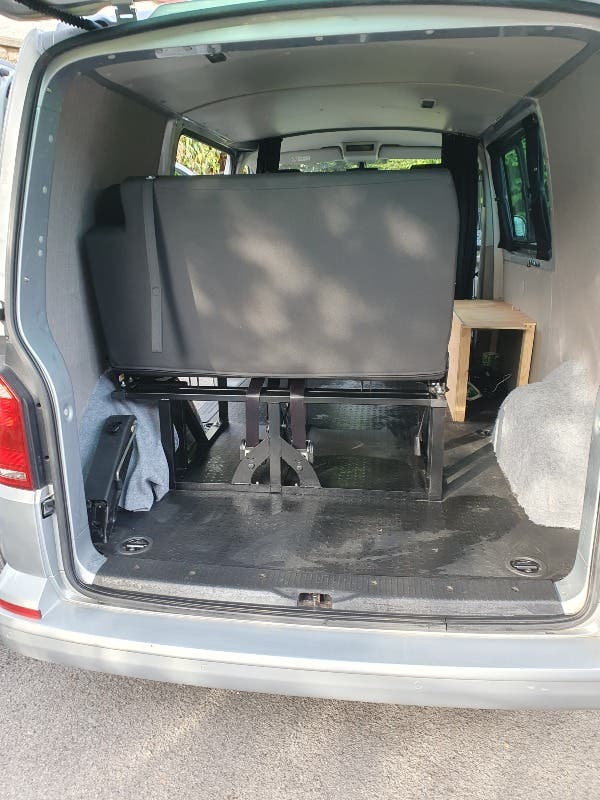 VW Transporter Kombi Highline T32 Rib bed swivel seat 2018 41800 miles