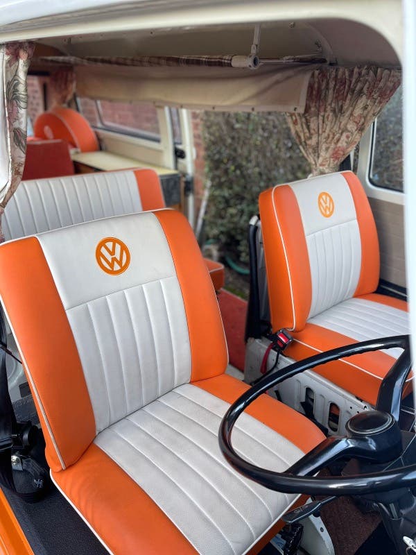 Volkswagen type 2 Devon (1974)