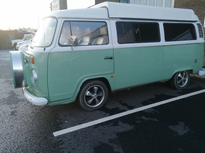 Willow, 2010 VW Kombi Danbury Rio. High spec