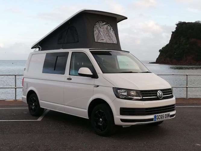 VW T6 Startline registered February 2016 (white)