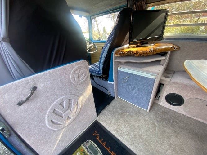 VW T2 Bay Window (Bertie)