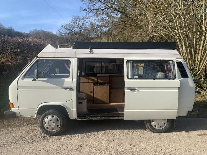 VW Caravelle 1986 T25 1.9 Petrol Camper