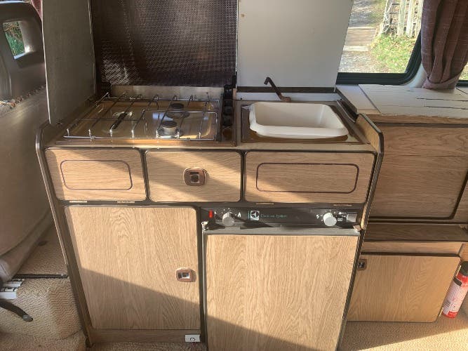 VW Caravelle 1986 T25 1.9 Petrol Camper