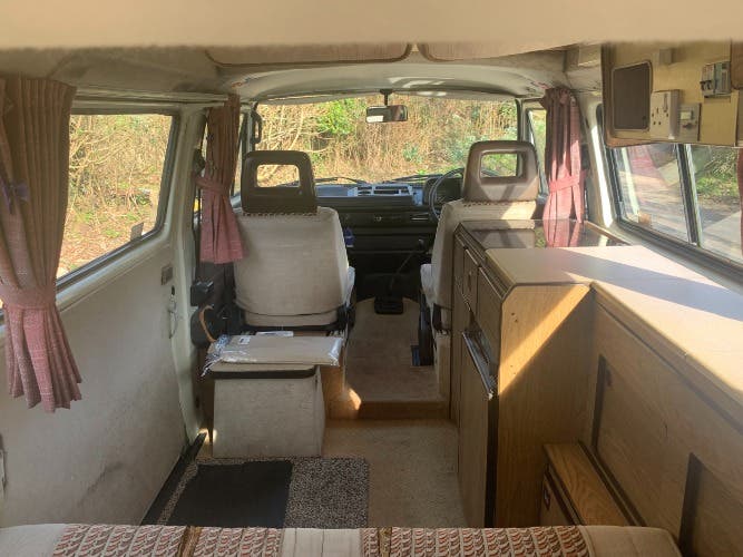 VW Caravelle 1986 T25 1.9 Petrol Camper
