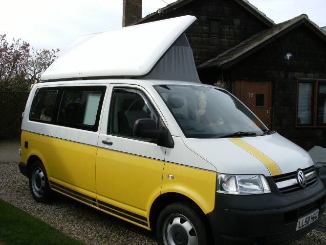 T5 CAMPER T30 130 2.5 TDi, 2009 COOL RETRO, IMMACULATE - Very low mileage.