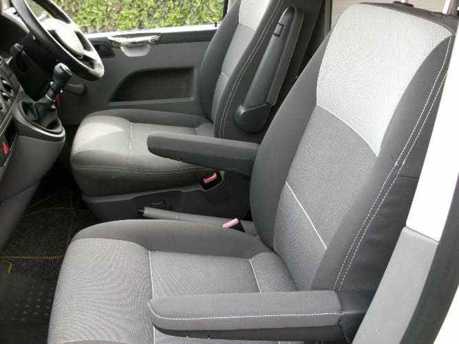 T5 CAMPER T30 130 2.5 TDi, 2009 COOL RETRO, IMMACULATE - Very low mileage.