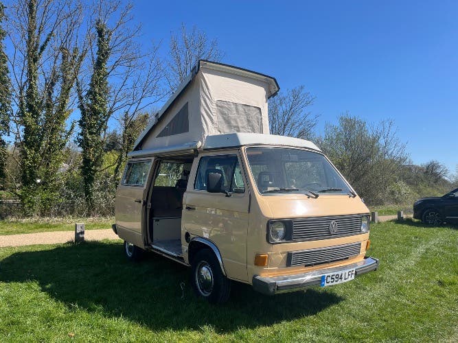 1985 Volkswagen T25 Westfalia Joker in Beige LHD  - NEW ENGINE! - awning etc