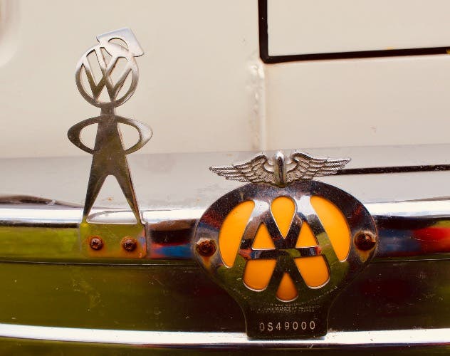 VW CAMPERVAN T2 1973 BAY WINDOW - LADY LILY - WITH AWNING