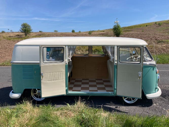 VW Split Screen Bus VW Split screen camper van 1963 left hand drive in TURKIS green/Cream