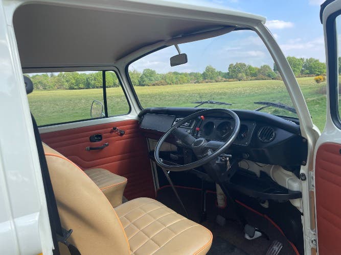 T2 1976 RHD Australian Import Westy interior Pop Top