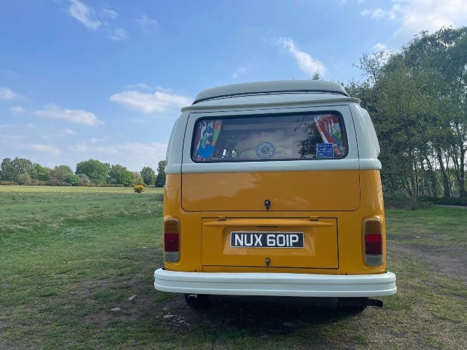T2 1976 RHD Australian Import Westy interior Pop Top
