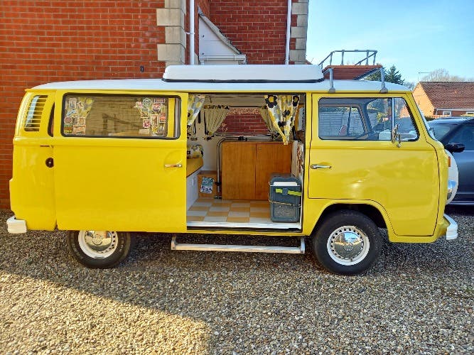 T2 BAY WV TRANSPORTER CAMPERVAN (1975)