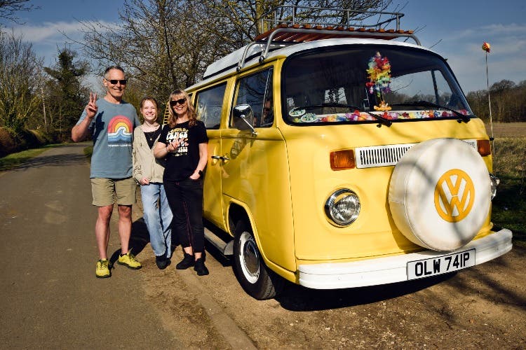 T2 BAY WV TRANSPORTER CAMPERVAN (1975)