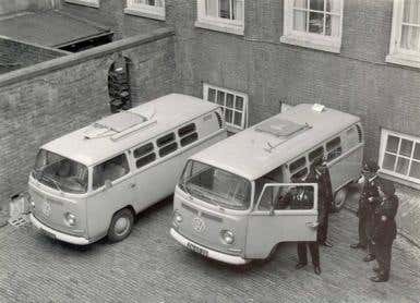 Very RARE - Late Split / Early Bay Type 2 tailgate  from 1970s Police van - twin window & lock