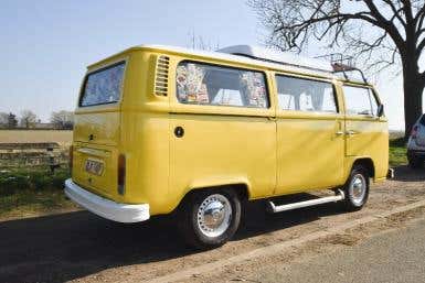 T2 BAY WV TRANSPORTER CAMPERVAN (1975)