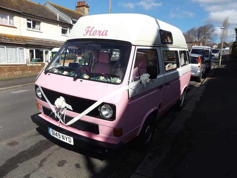 Flora as wedding van